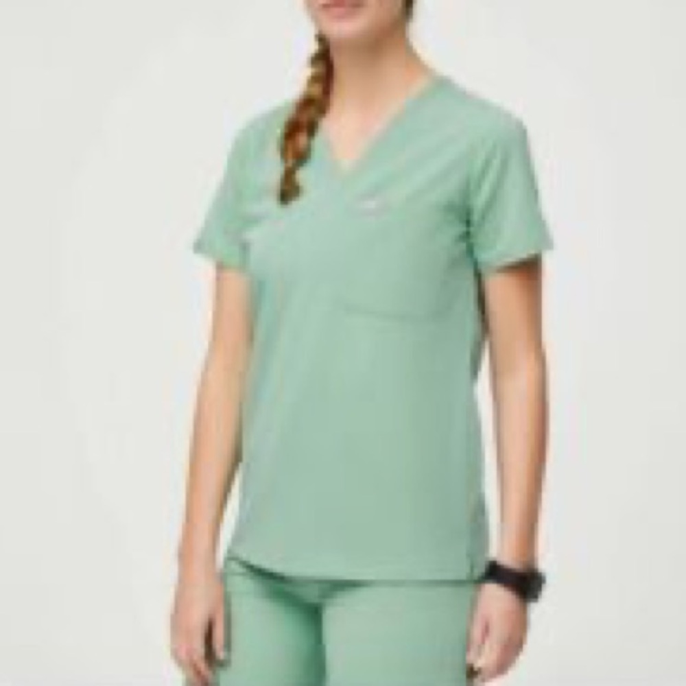 Figs mint green scrub set in XS regular